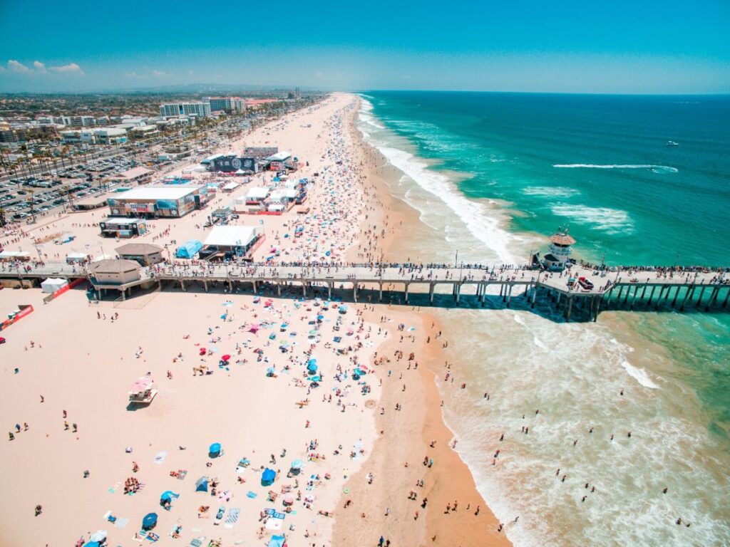 2025 US Open of Surfing - Photo from https://www.surfcityusa.com/
