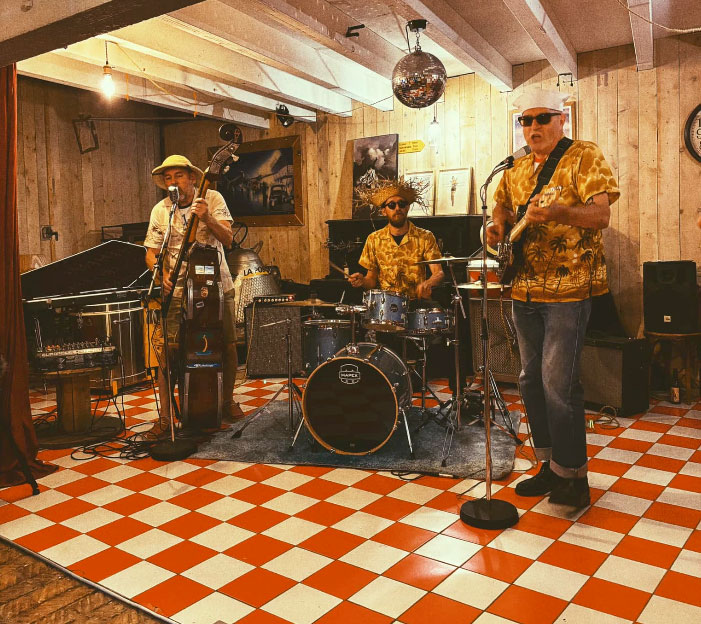 Les Waikikings - Bourges, France